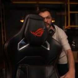  Oyun oynarken depreme yakalandı! İşte yayıncının o anları... 