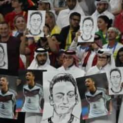 Böyle protesto görülmedi! Almanlara Mesut Özil şoku