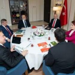 6'lı masa bir kez daha bir araya geldi