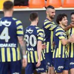 Fenerbah&ccedil;e, Salernitana'yı 3 golle yıktı