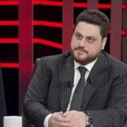 H&uuml;seyin Baş'tan tepki &ccedil;eken Togg yorumu: Aklı sıra dalga ge&ccedil;meye &ccedil;alıştı