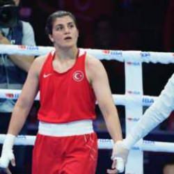 Türk boks tarihinde bir ilk!