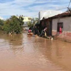 Antalya sel felaketinden son g&ouml;r&uuml;nt&uuml;ler! Bakan &Ccedil;avuşoğlu: Kalp krizi ge&ccedil;iren 1 kişi &ouml;ld&uuml;