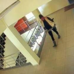 Antalya&rsquo;da binaya patlayıcı koymuştu! Aynı kadın pompalıyla b&ouml;yle g&ouml;r&uuml;nt&uuml;lendi