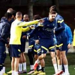 Fenerbahçe'de Peres ve Nazım Sangare sevinci
