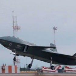  Kızılelma göklerde!İnsansız savaş uçağı ilk uçuşunu böyle gerçekleştirdi...