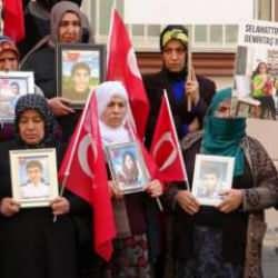 Annelerin kutlu direnişi s&uuml;r&uuml;yor.... Evlat n&ouml;betine 347'inci aile katıldı