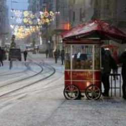 İstanbul'da kar yağışı hazırlığı başladı! Vali Yerlikaya başkanlığında toplantı