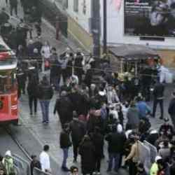 İstiklal Caddesi'nde miladi yılbaşı yoğunluğu! Akın akın geliyorlar