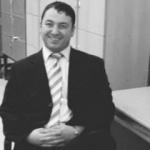 Kalp krizi ge&ccedil;iren lise m&uuml;d&uuml;r yardımcısı hayatını kaybetti