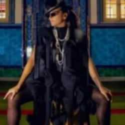 Eda Taşpınar'dan camide skandal paylaşım! Tepkiler &ccedil;ığ gibi b&uuml;y&uuml;y&uuml;nce kaldırdı...