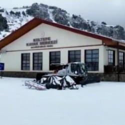 Keltepe Kayak Merkezi beyaz &ouml;rt&uuml;yle kaplandı