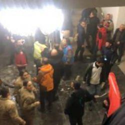 Sarıkamış şehitlerini anma etkinliğinde otelin tavanı &ccedil;&ouml;kt&uuml;