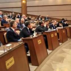 İBB Meclisi&rsquo;nde İBB&rsquo;ye 'kırmızı kart'