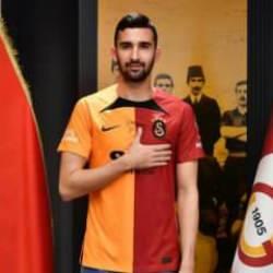 Galatasaray resmen duyurdu! Sözleşmesi uzatıldı
