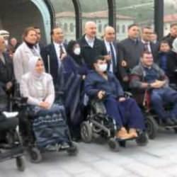 Bakan Karaismailoğlu engellilerle Kağıthane metrosunu gezdi