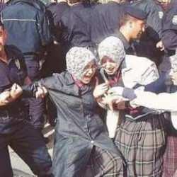 Başörtüsü ve ailenin korunması için millete gidilebilir: Muhalefet top çeviriyor