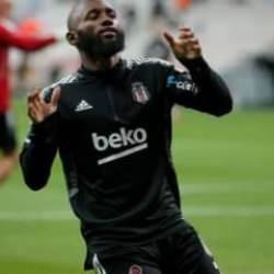 N'Koudou isyan bayrağını &ccedil;ekti! Y&ouml;netimle g&ouml;r&uuml;şt&uuml;