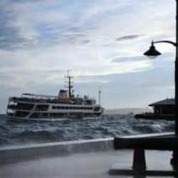 Feribot seferlerine fırtına engeli: İptal edildi!