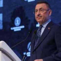 Oktay'dan Babacan'a 'kağıt uçak' göndermesi