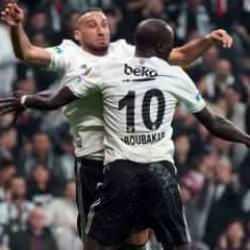 Dolmabah&ccedil;e'de Cenk'in gecesi! Beşiktaş galibiyet serisini 5 ma&ccedil;a &ccedil;ıkardı