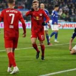 Bundesliga'da 7 gollü maç! Leipzig Schalke'ye acımadı