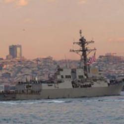 ABD savaş gemisi Boğaz'da demirledi