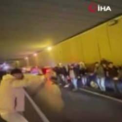 E-5'te yol kesip çiftetelli oynadılar
