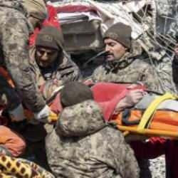 25 binden fazla asker deprem bölgesinde hizmet ediyor