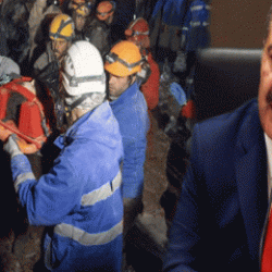 Deprem b&ouml;lgelerinde salgın hastalık riski! Bakan Koca uyardı...