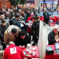 Ey&uuml;psultan'da yardım noktaları doldu taştı