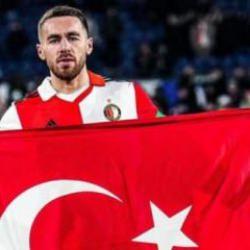 Milli futbolcu Orkun Kökçü'ye büyük onur