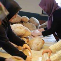 Şile'deki k&ouml;y fırınlarında deprem b&ouml;lgesi i&ccedil;in ekmek pişirildi