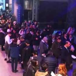 T&uuml;rkiye, depremzedeler i&ccedil;in tek y&uuml;rek oldu! Yurdun d&ouml;rt bir yanında kan bağışı kuyrukları!