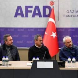 Bakan Mahmut &Ouml;zer, Gaziantep'te yetkililerden bilgi aldı