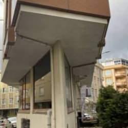 &Ccedil;ok tartışılan binanın m&uuml;teahhidi konuştu: Kesinlikle deprem y&ouml;netmeliğine uygun