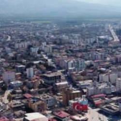 Hatay'ın yıkılmayan tek ilçesinde dikkat çeken ayrıntı! CHP geldi, kural delindi!