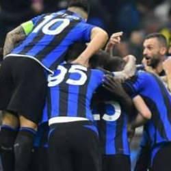 10 kişi kalan Porto'yu yıkan Inter tur kapısını araladı