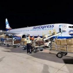 SunExpress, Almanya'dan 450 ton yardım malzemesi getirdi