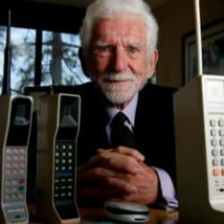 Cep telefonunun mucidinden ilginç iddia: Deri altında çalışan akıllı telefonlar geliyor