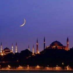 Berat Kandili &Ouml;zel programları belli oldu! Hangi hoca hangi kanalda olacak?