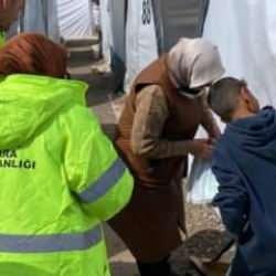 AK Parti, Berat Kandili'nde de depremzedeleri unutulmadı