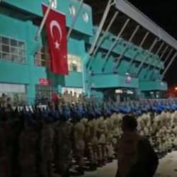 Kırıkhan'daki &ccedil;adırkentte g&ouml;rev yapan komadoların n&ouml;bet değişimi hayran bıraktı