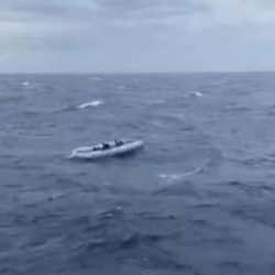 Son Dakika: Didim'de g&ouml;&ccedil;menleri taşıyan bot battı!