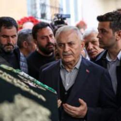 Binali Yıldırım'ın annesi son yolculuğuna uğurlandı