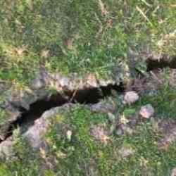 Ceyhan Nehri kıyısında deprem sonrası b&uuml;y&uuml;k yarıklar oluştu