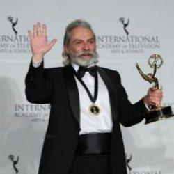 Haluk Bilginer Amerikan dizisi ile anlaşmaya vardı! Elisabeth Moss ile oynayacak 