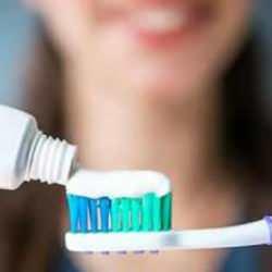 Diş fırçalamak orucu bozar mı? Ağızda kalan diş macunu orucu bozar mı?