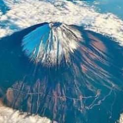 Japonya'da halka Fuji yanardağı uyarısı: Ara&ccedil;larla değil y&uuml;r&uuml;yerek ka&ccedil;ın