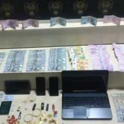 3 yıldır firar olan FET&Ouml;'c&uuml;n&uuml;n saklandığı yerden servet &ccedil;ıktı